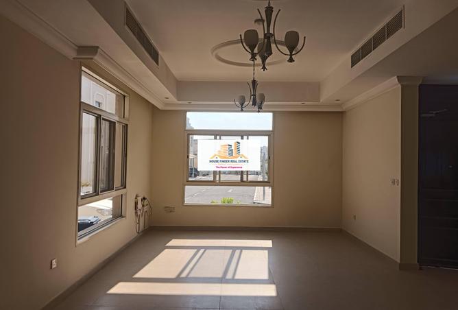 975353 - Property Image 2