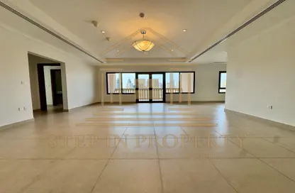 Apartment - 2 Bedrooms - 3 Bathrooms for rent in East Porto Drive - Porto Arabia - The Pearl Island - Doha