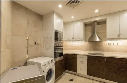 صورة لـ مطبخ شقة - 2 غرف نوم - 2 حمامات للايجار في المنصورة - الدوحة ، صورة رقم 1