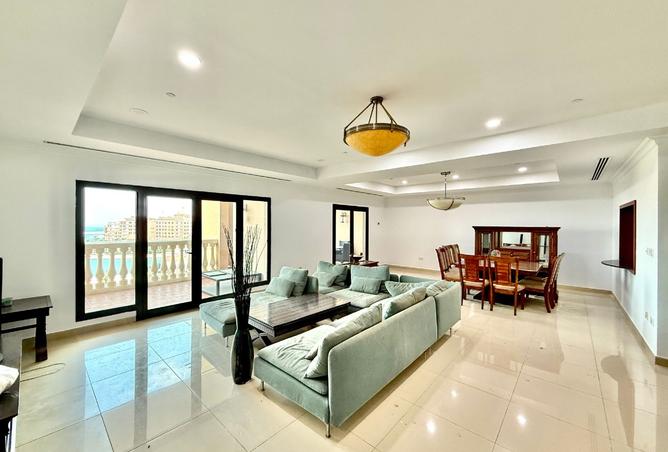 956443 - Property Image 2
