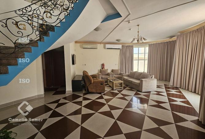 953593 - Property Image 2