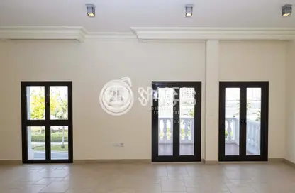 Apartment - 3 Bedrooms - 4 Bathrooms for rent in Carnaval - Qanat Quartier - The Pearl Island - Doha