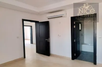 Villa - 7 Bedrooms for rent in Al Nuaija - Doha