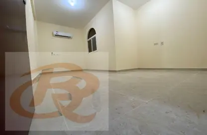 صورة لـ غرفة فارغة شقة - غرفة نوم - 1 حمام للايجار في شارع النعيجة - غرب الهلال - الهلال - الدوحة ، صورة رقم 1
