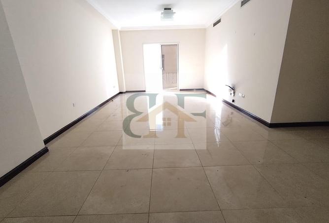 998454 - Property Image 2