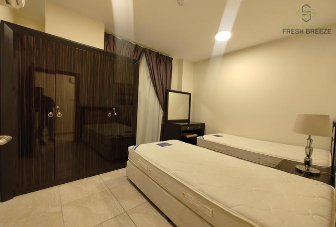 902856 - Property Image 3