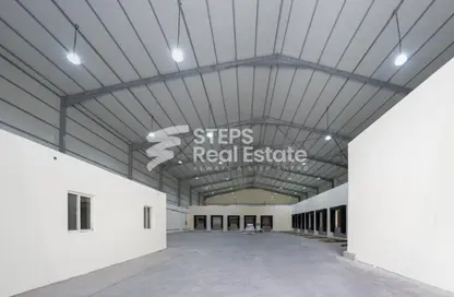 Warehouse - Studio - 1 Bathroom for rent in Industrial Area 4 - Industrial Area - Industrial Area - Doha