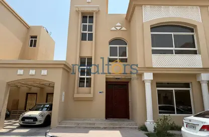 مجمع سكني - 3 غرف نوم - 4 حمامات للايجار في شارع وادي الشاهينيا - عين خالد - الدوحة