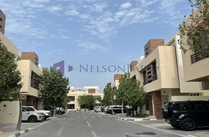 مجمع سكني - 5 غرف نوم - 6 حمامات للايجار في شارع النعيجة - غرب الهلال - الهلال - الدوحة