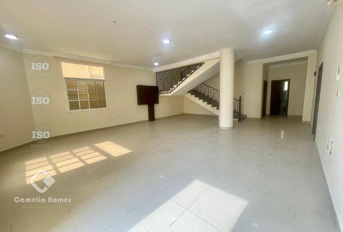 990867 - Property Image 2