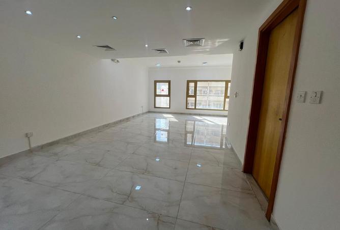 952136 - Property Image 2