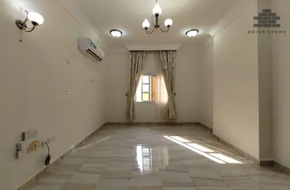 Apartment - 2 Bedrooms - 2 Bathrooms for rent in Al Mansoura - Al Mansoura - Doha