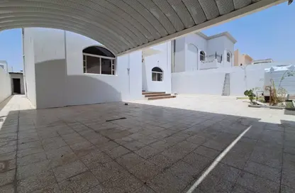 Villa - 6 Bedrooms - 6 Bathrooms for rent in Al Duhail - Al Duhail - Doha