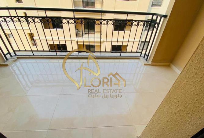 942209 - Property Image 2