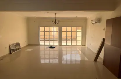 مجمع سكني - 5 غرف نوم - 5 حمامات للايجار في فلل عين خالد - عين خالد - الدوحة مجمع سكني - 5 غرف نوم - 5 حمامات للايجار في فلل عين خالد - عين خالد - الدوحة