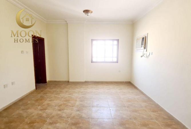 987681 - Property Image 2