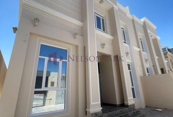 952635 - Property Image 2