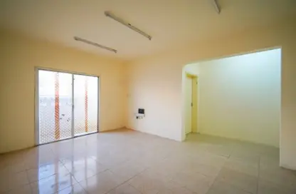 Apartment - 3 Bedrooms - 2 Bathrooms for rent in Bin Dirham 2 - Al Mansoura - Doha Apartment - 3 Bedrooms - 2 Bathrooms for rent in Bin Dirham 2 - Al Mansoura - Doha