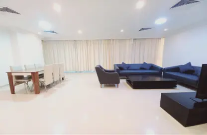 Apartment - 2 Bedrooms - 2 Bathrooms for rent in Imperial Suites - Old Salata - Salata - Doha