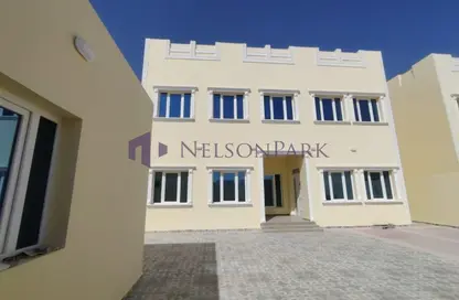 فيلا - 6 غرف نوم - 8 حمامات للايجار في الثمامة - الثمامة - الدوحة