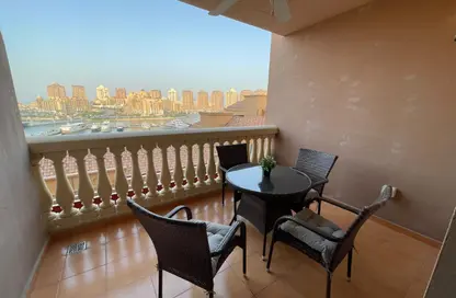 شقة - 2 غرف نوم - 3 حمامات للبيع في طريق بورتو الغربي - بورتو أرابيا - جزيرة اللؤلؤة - الدوحة