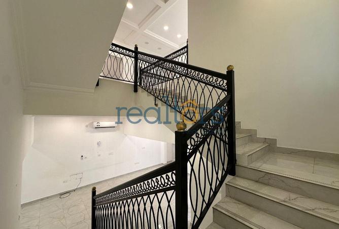 955133 - Property Image 3
