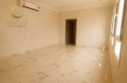 شقة - 3 غرف نوم - 2 حمامات للايجار في ام غويلينا - أم غويلينا - الدوحة