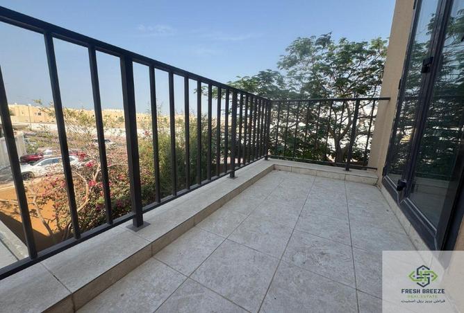 969211 - Property Image 2