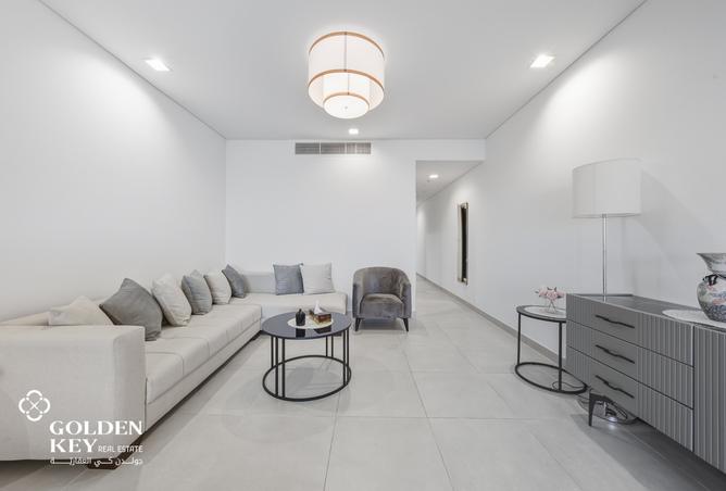 977758 - Property Image 2