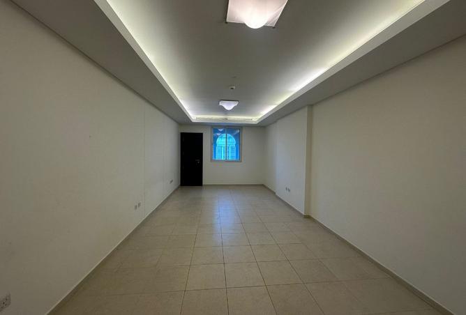 982167 - Property Image 3