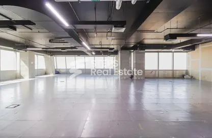 Office Space - Studio - 1 Bathroom for rent in Marina Tower 02 - Marina District - Lusail