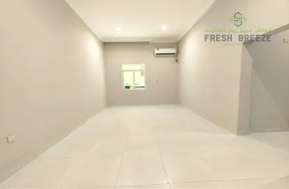 Apartment - 3 Bedrooms - 3 Bathrooms for rent in Musheireb - Musheireb - Doha