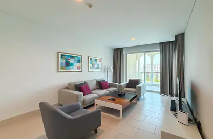 Apartment - 2 Bedrooms - 2 Bathrooms for rent in Viva East - Viva Bahriyah - The Pearl Island - Doha