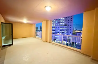 Apartment - 1 Bedroom - 2 Bathrooms for rent in La Croisette - Porto Arabia - The Pearl Island - Doha