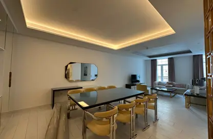 Apartment - 2 Bedrooms - 4 Bathrooms for rent in Floresta Gardens - Floresta Gardens - The Pearl Island - Doha