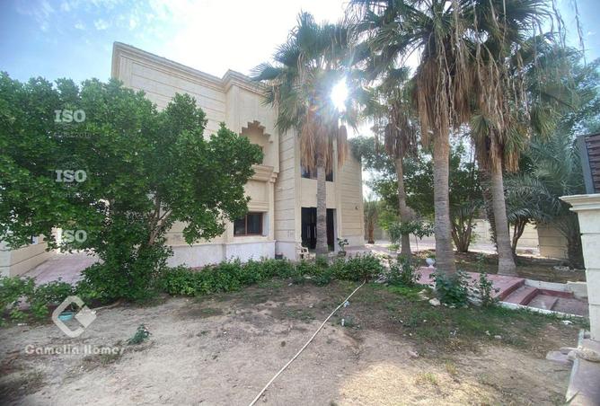 988417 - Property Image 2