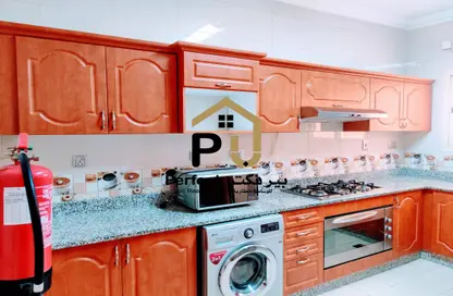 Apartment - 2 Bedrooms - 3 Bathrooms for rent in Al Sadd Road - Al Sadd - Doha
