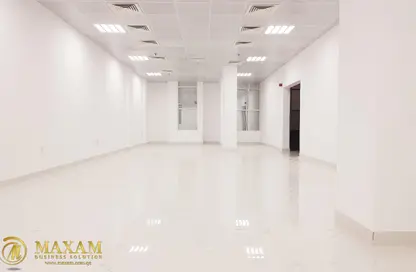 مساحات مكتبية - استوديو - 2 حمامات للايجار في شارع المطار القديم - طريق المطار القديم - الدوحة