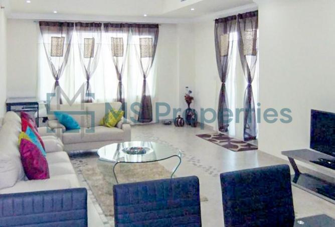 984410 - Property Image 2