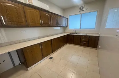 Apartment - 3 Bedrooms - 2 Bathrooms for rent in Al Mansoura - Al Mansoura - Doha