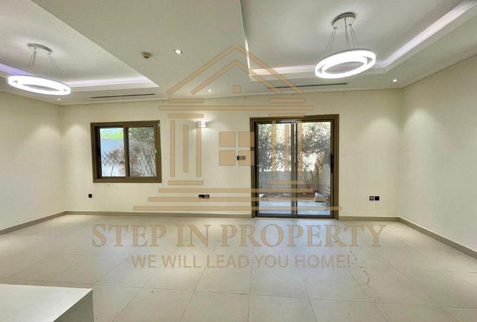 951129 - Property Image 3