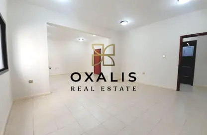 Apartment - 2 Bedrooms - 3 Bathrooms for rent in Asim Bin Omar Street - Al Mansoura - Doha