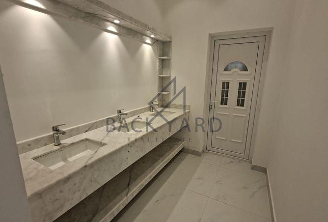 966539 - Property Image 2