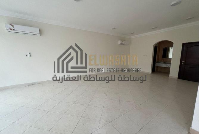 951270 - Property Image 3