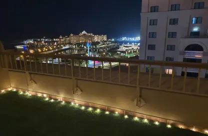 Apartment - Studio - 1 Bathroom for rent in One Porto Arabia - Porto Arabia - The Pearl Island - Doha