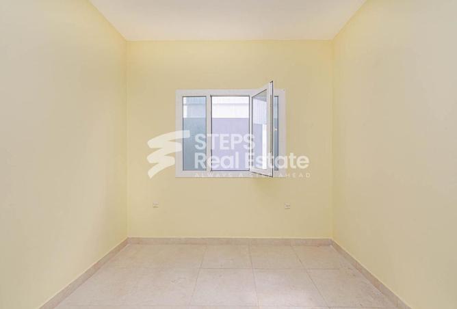 933708 - Property Image 3