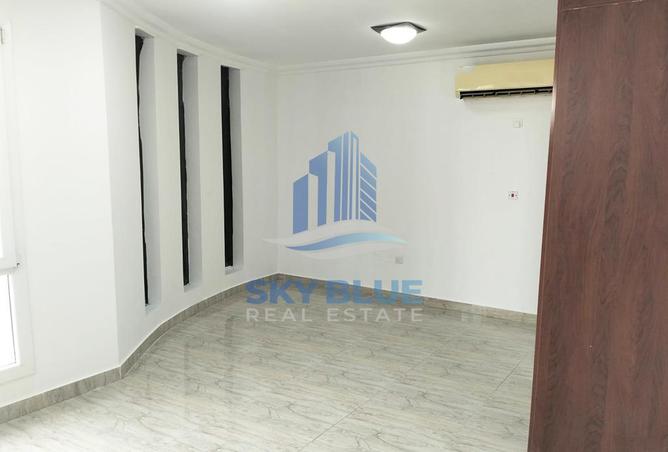904372 - Property Image 3