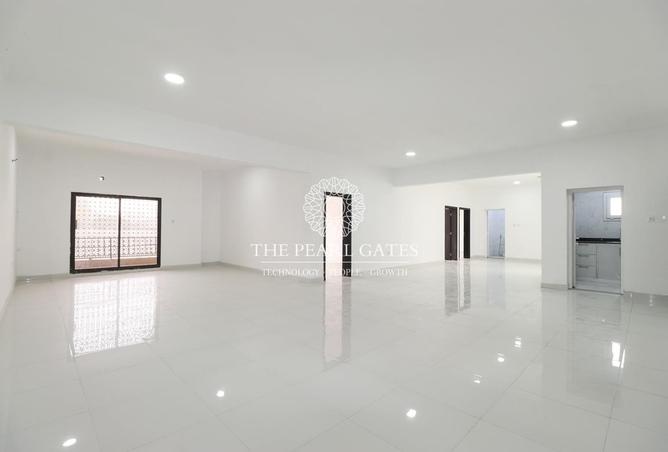 928374 - Property Image 2