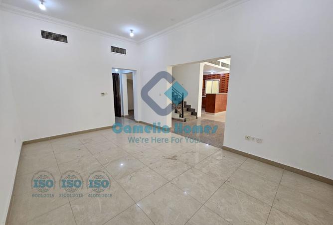 928086 - Property Image 2