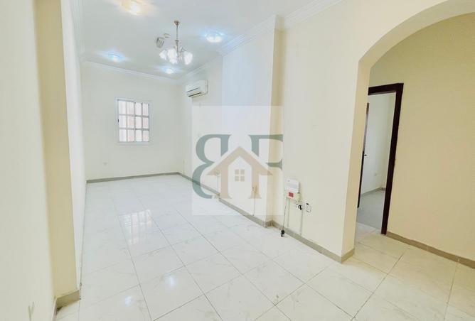 952729 - Property Image 2